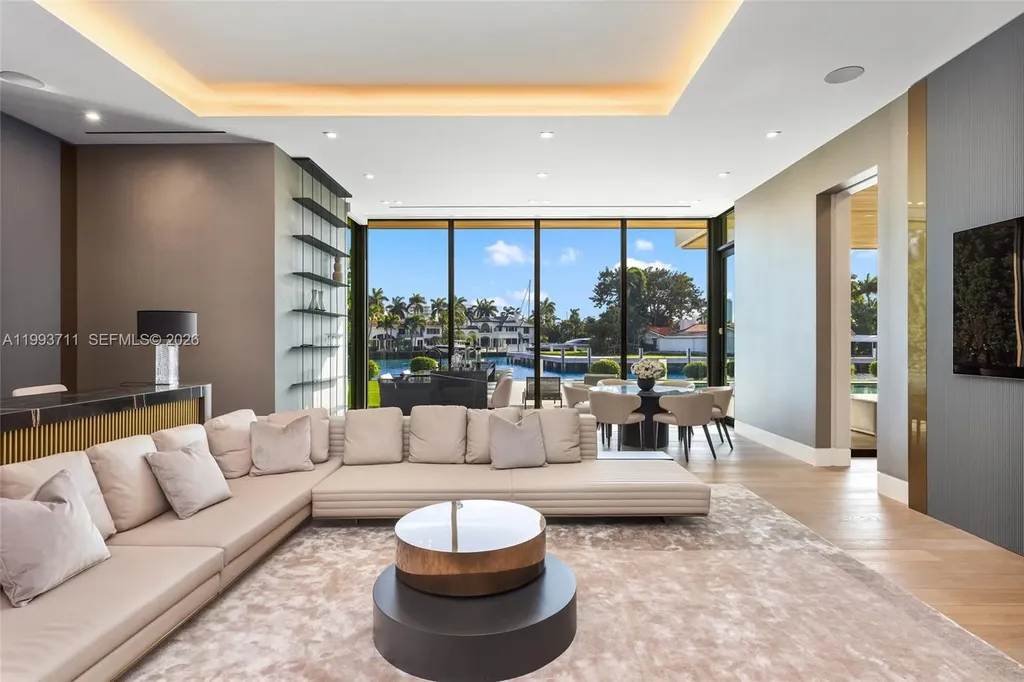 2560 Del Lago Drive Fort Lauderdale FL 33316