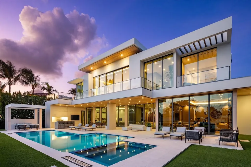 2560 Del Lago Drive Fort Lauderdale FL 33316
