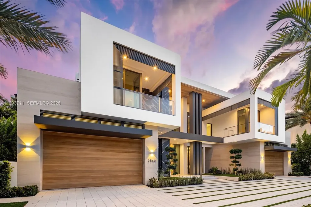 2560 Del Lago Drive Fort Lauderdale FL 33316