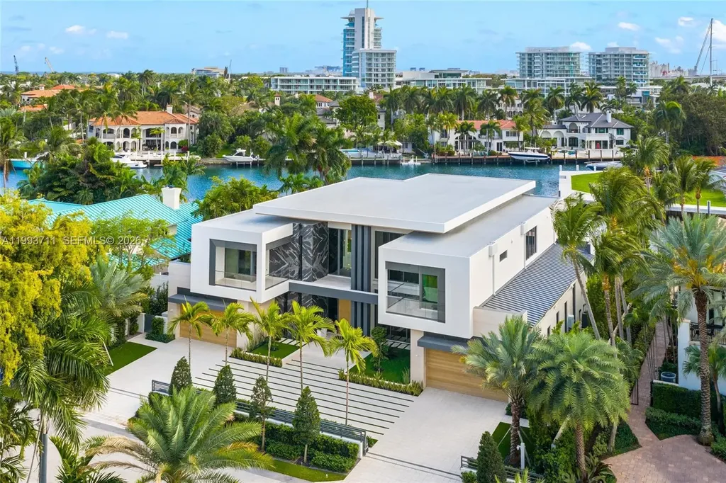 2560 Del Lago Drive Fort Lauderdale FL 33316