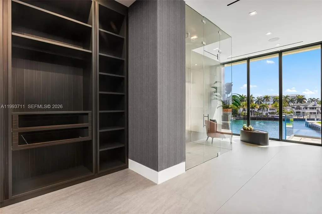 2560 Del Lago Drive Fort Lauderdale FL 33316