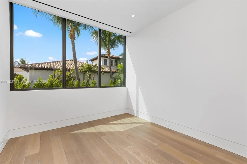 2560 Del Lago Drive Fort Lauderdale FL 33316