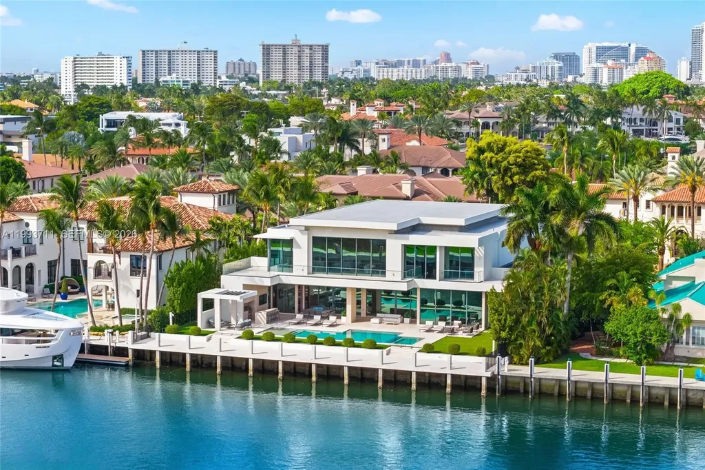 2560 Del Lago Drive Fort Lauderdale FL 33316