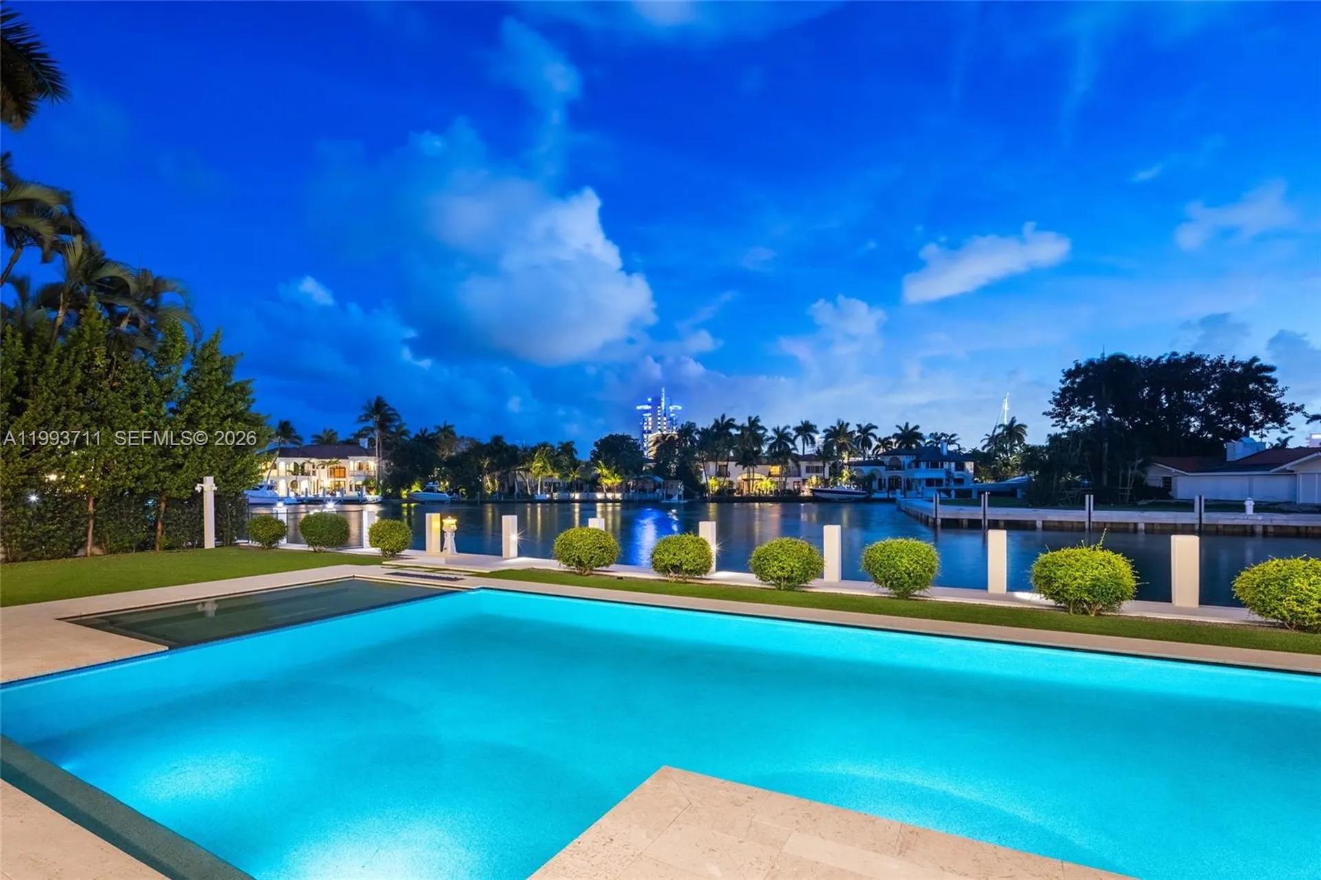 2560 Del Lago Drive Fort Lauderdale FL 33316