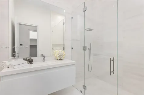 2560 Del Lago Drive Fort Lauderdale FL 33316