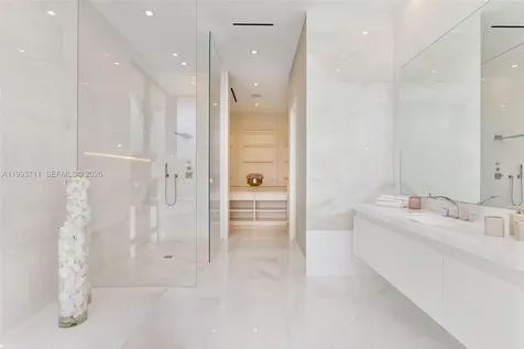 2560 Del Lago Drive Fort Lauderdale FL 33316