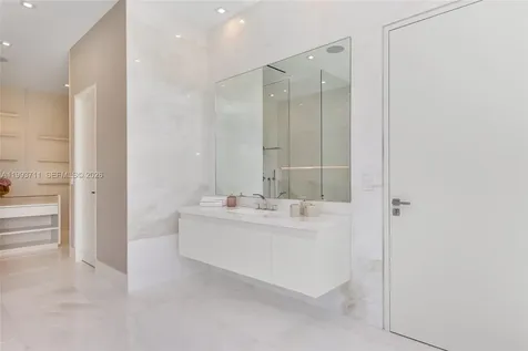 2560 Del Lago Drive Fort Lauderdale FL 33316
