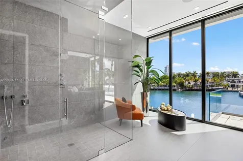 2560 Del Lago Drive Fort Lauderdale FL 33316