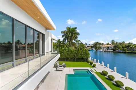 2560 Del Lago Drive Fort Lauderdale FL 33316