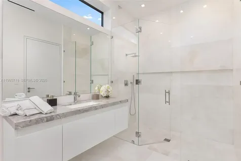 2560 Del Lago Drive Fort Lauderdale FL 33316