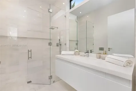 2560 Del Lago Drive Fort Lauderdale FL 33316
