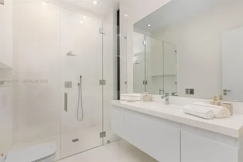 2560 Del Lago Drive Fort Lauderdale FL 33316
