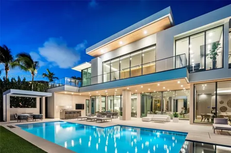 2560 Del Lago Drive Fort Lauderdale FL 33316