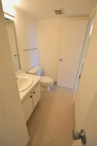 20301 W Country Club Drive Aventura FL 33180