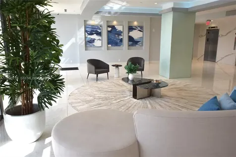 20301 W Country Club Drive Aventura FL 33180