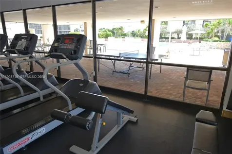 20301 W Country Club Drive Aventura FL 33180