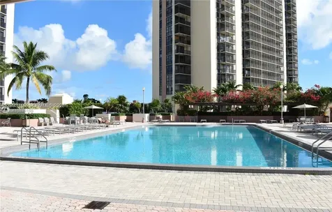 20301 W Country Club Drive Aventura FL 33180