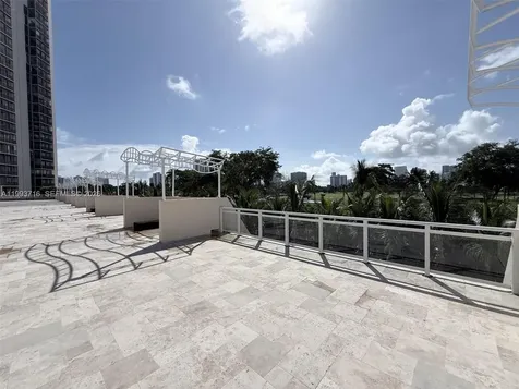 20301 W Country Club Drive Aventura FL 33180