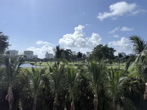20301 W Country Club Drive Aventura FL 33180