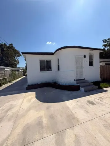 1538 NW 66 Street Miami FL 33147