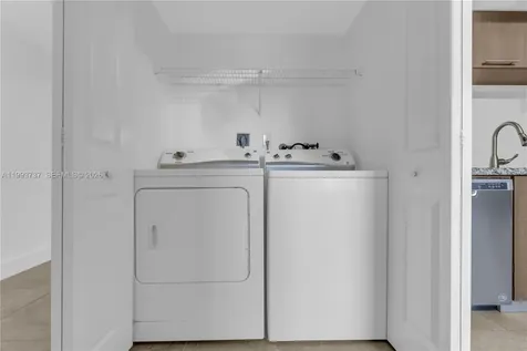 425 W Park Drive Miami FL 33172