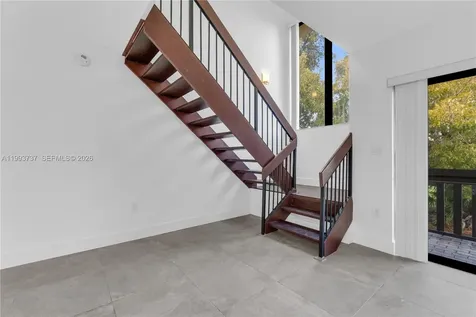 425 W Park Drive Miami FL 33172