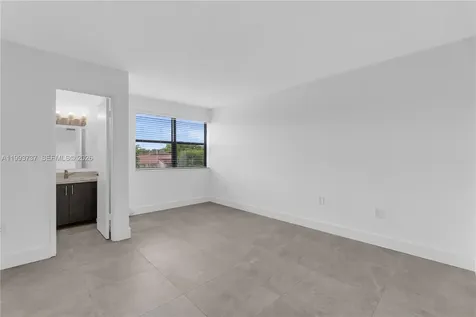 425 W Park Drive Miami FL 33172