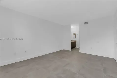 425 W Park Drive Miami FL 33172