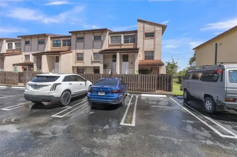 425 W Park Drive Miami FL 33172