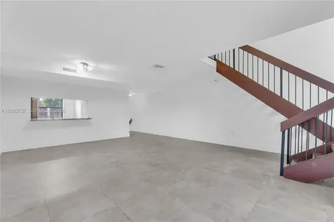 425 W Park Drive Miami FL 33172