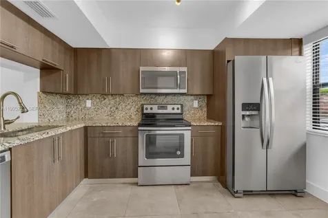 425 W Park Drive Miami FL 33172