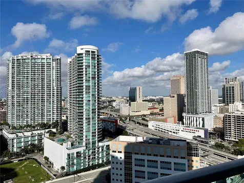 31 SE 5th Street Miami FL 33131