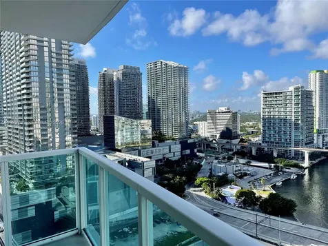 31 SE 5th Street Miami FL 33131