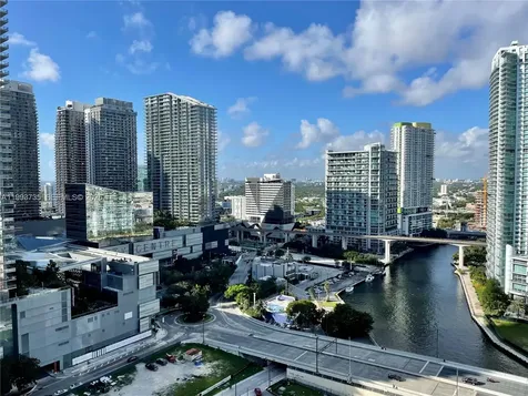 31 SE 5th Street Miami FL 33131