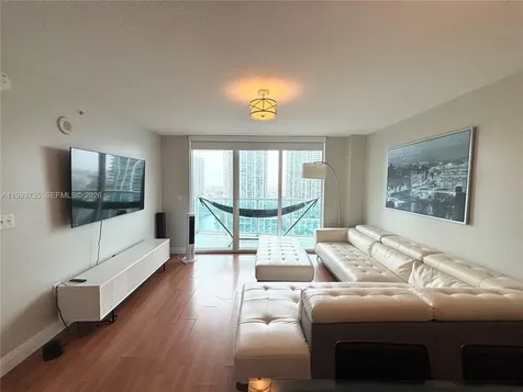 31 SE 5th Street Miami FL 33131