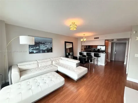 31 SE 5th Street Miami FL 33131