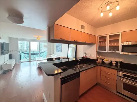 31 SE 5th Street Miami FL 33131