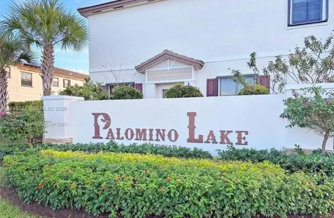 5942 Mustang Manor Davie FL 33314