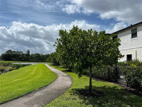 5942 Mustang Manor Davie FL 33314