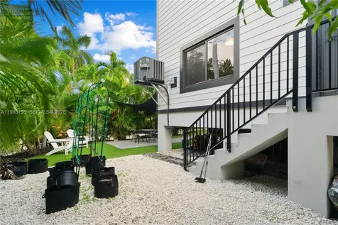 13 Coral Way Key Largo FL 33037