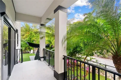 13 Coral Way Key Largo FL 33037