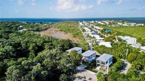 13 Coral Way Key Largo FL 33037