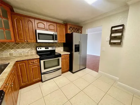 2851 NE 183rd Street Aventura FL 33160