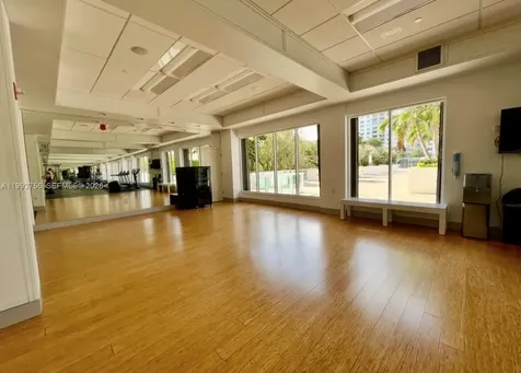 2851 NE 183rd Street Aventura FL 33160