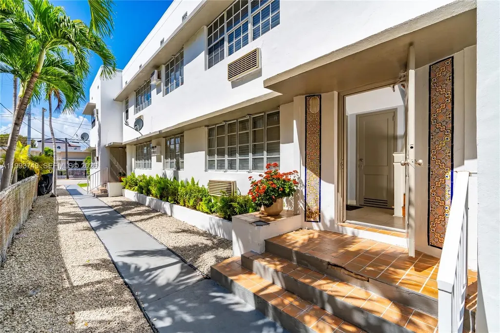 7635 Dickens Avenue Miami Beach FL 33141