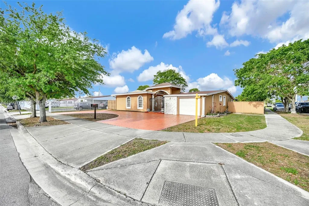 6190 W 14th Avenue Hialeah FL 33012
