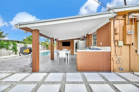 6190 W 14th Avenue Hialeah FL 33012