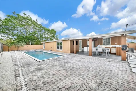 6190 W 14th Avenue Hialeah FL 33012