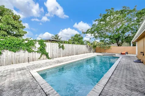 6190 W 14th Avenue Hialeah FL 33012