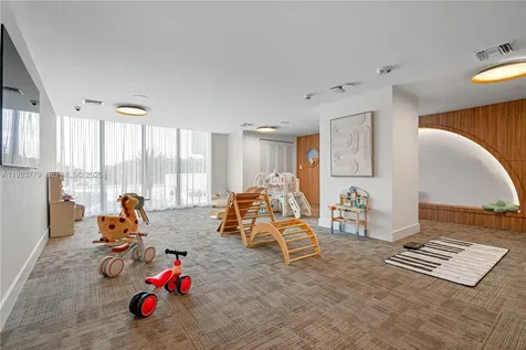 16395 Biscayne Boulevard North Miami Beach FL 33160